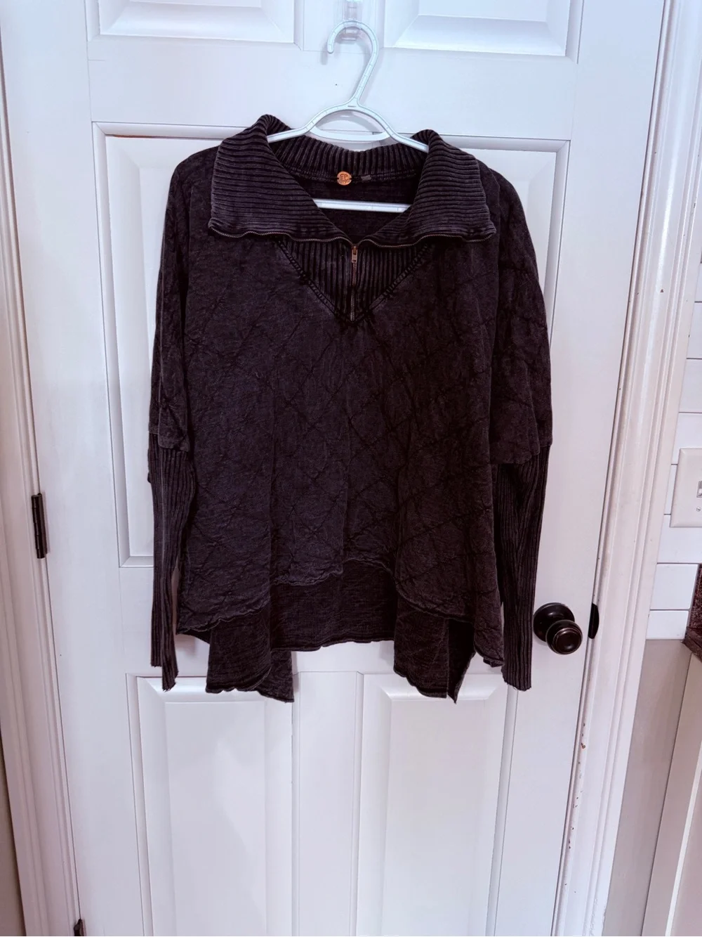 Free People Shiloh 3/4 Zip Quilted Low-High Sweatshirt Charcoal Size Large 25645